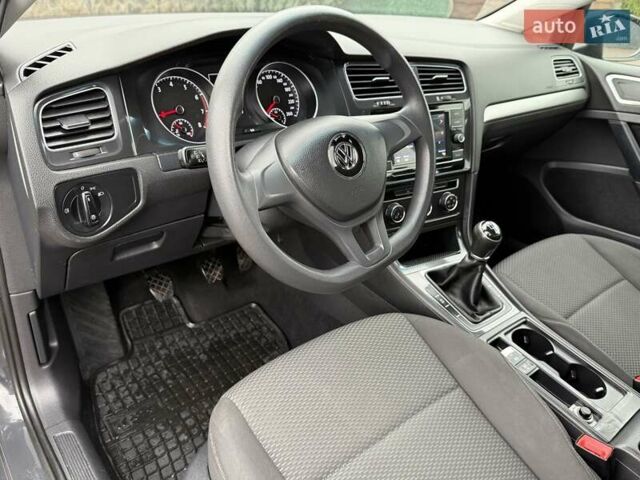 Серый Фольксваген Гольф, объемом двигателя 1 л и пробегом 230 тыс. км за 11300 $, фото 34 на Automoto.ua