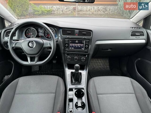 Серый Фольксваген Гольф, объемом двигателя 1 л и пробегом 230 тыс. км за 11300 $, фото 46 на Automoto.ua