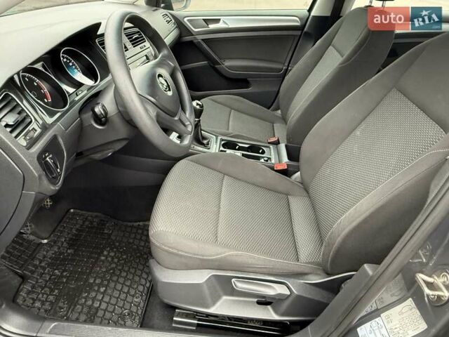 Серый Фольксваген Гольф, объемом двигателя 1 л и пробегом 230 тыс. км за 11300 $, фото 30 на Automoto.ua