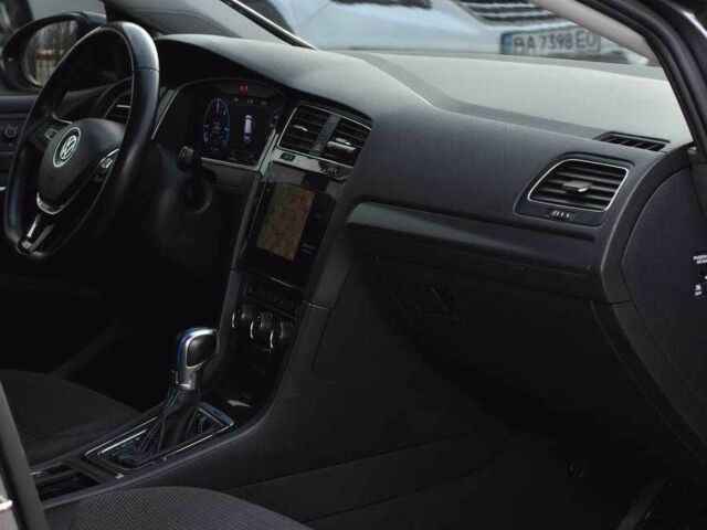 Серый Фольксваген Гольф, объемом двигателя 0 л и пробегом 141 тыс. км за 13200 $, фото 17 на Automoto.ua