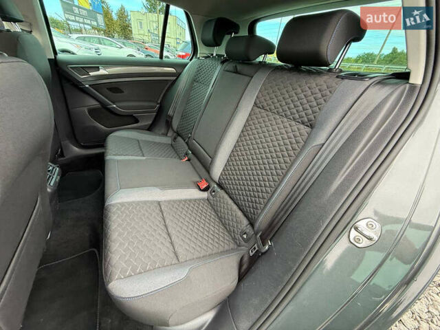 Серый Фольксваген Гольф, объемом двигателя 1.6 л и пробегом 234 тыс. км за 15900 $, фото 52 на Automoto.ua