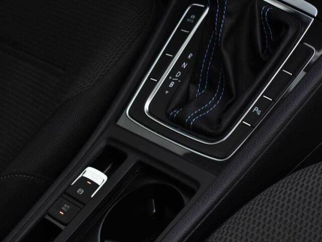 Серый Фольксваген Гольф, объемом двигателя 0 л и пробегом 141 тыс. км за 13200 $, фото 21 на Automoto.ua