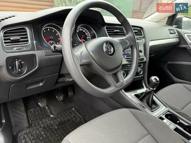 Серый Фольксваген Гольф, объемом двигателя 1 л и пробегом 230 тыс. км за 11300 $, фото 36 на Automoto.ua