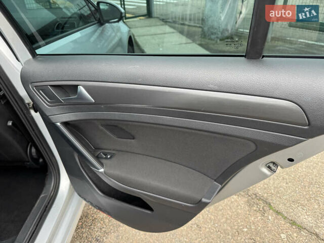 Серый Фольксваген Гольф, объемом двигателя 1.4 л и пробегом 204 тыс. км за 16990 $, фото 31 на Automoto.ua