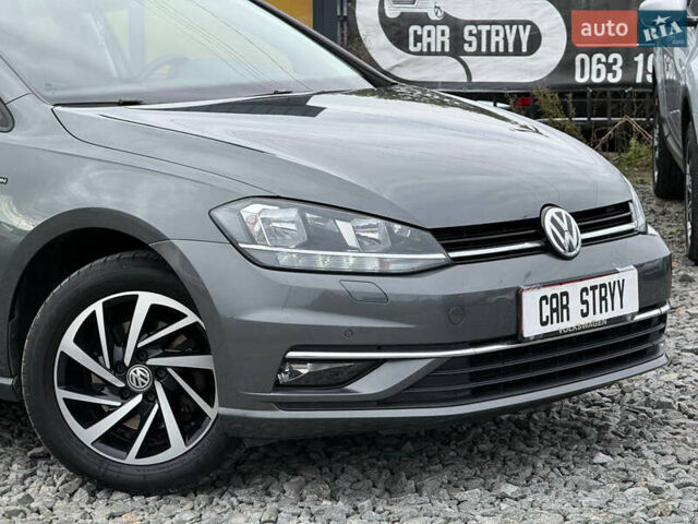 Серый Фольксваген Гольф, объемом двигателя 1.6 л и пробегом 234 тыс. км за 15900 $, фото 10 на Automoto.ua