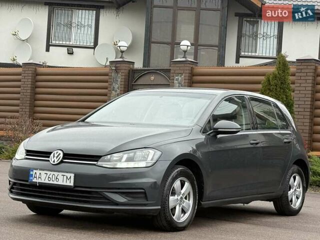 Серый Фольксваген Гольф, объемом двигателя 1 л и пробегом 230 тыс. км за 11300 $, фото 4 на Automoto.ua