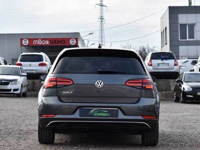 Серый Фольксваген Гольф, объемом двигателя 0 л и пробегом 141 тыс. км за 13200 $, фото 2 на Automoto.ua