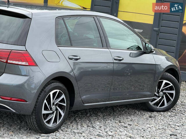 Серый Фольксваген Гольф, объемом двигателя 1.6 л и пробегом 234 тыс. км за 15900 $, фото 32 на Automoto.ua