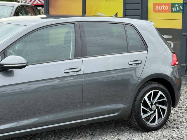 Серый Фольксваген Гольф, объемом двигателя 1.6 л и пробегом 234 тыс. км за 15900 $, фото 22 на Automoto.ua