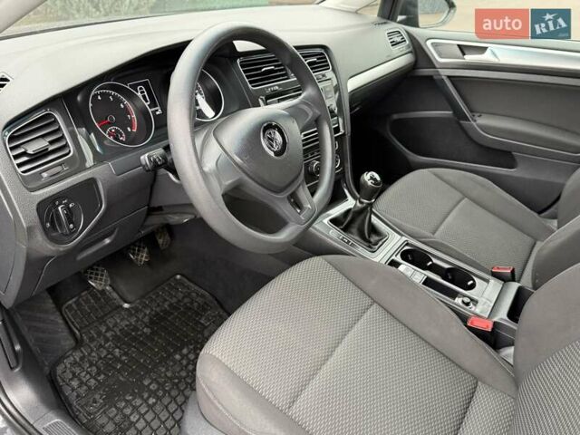 Серый Фольксваген Гольф, объемом двигателя 1 л и пробегом 230 тыс. км за 11300 $, фото 32 на Automoto.ua