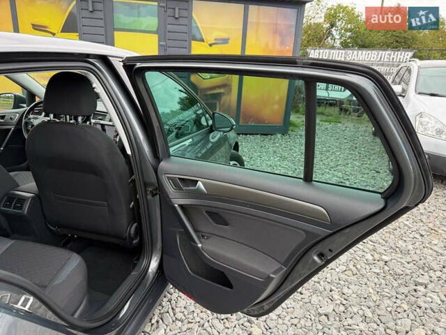 Серый Фольксваген Гольф, объемом двигателя 1.6 л и пробегом 234 тыс. км за 15300 $, фото 43 на Automoto.ua