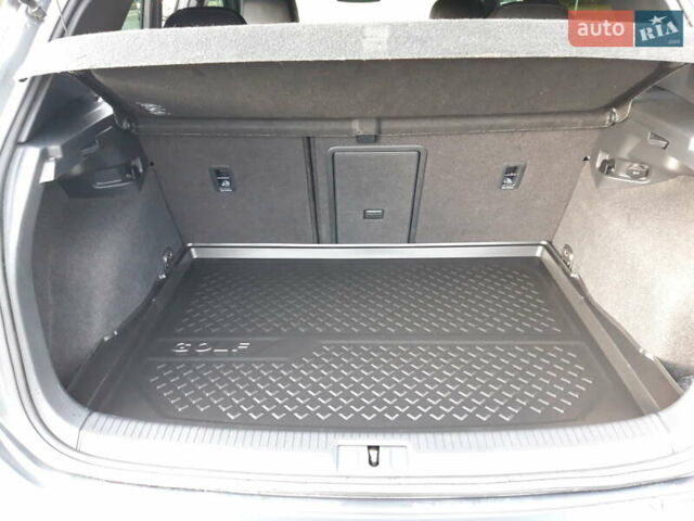 Серый Фольксваген Гольф, объемом двигателя 2 л и пробегом 51 тыс. км за 26900 $, фото 29 на Automoto.ua