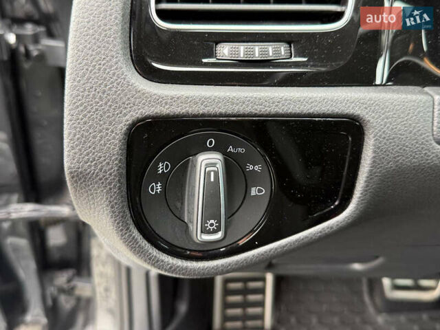 Серый Фольксваген Гольф, объемом двигателя 1.6 л и пробегом 234 тыс. км за 15300 $, фото 51 на Automoto.ua