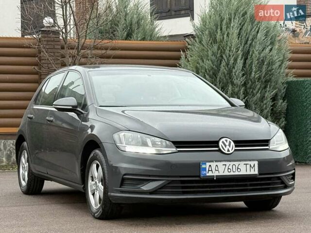 Серый Фольксваген Гольф, объемом двигателя 1 л и пробегом 230 тыс. км за 11300 $, фото 6 на Automoto.ua