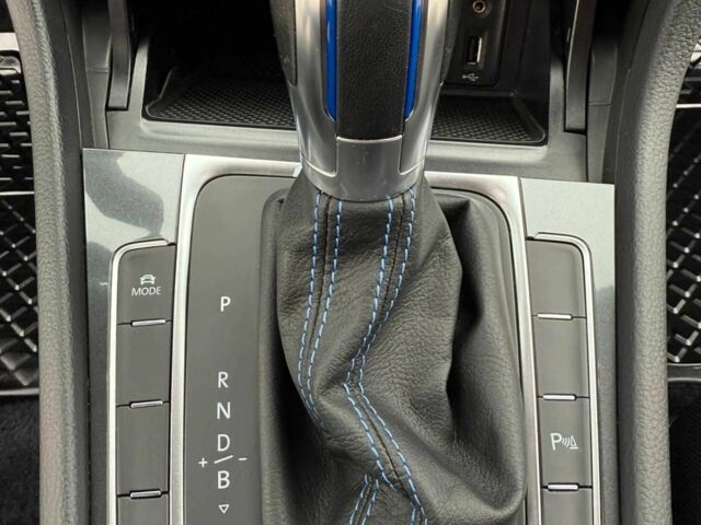 Серый Фольксваген Гольф, объемом двигателя 0 л и пробегом 101 тыс. км за 11000 $, фото 17 на Automoto.ua