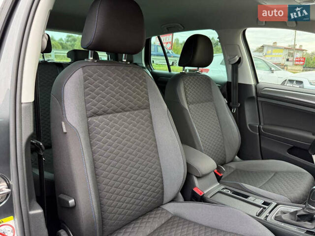 Серый Фольксваген Гольф, объемом двигателя 1.6 л и пробегом 234 тыс. км за 15300 $, фото 32 на Automoto.ua