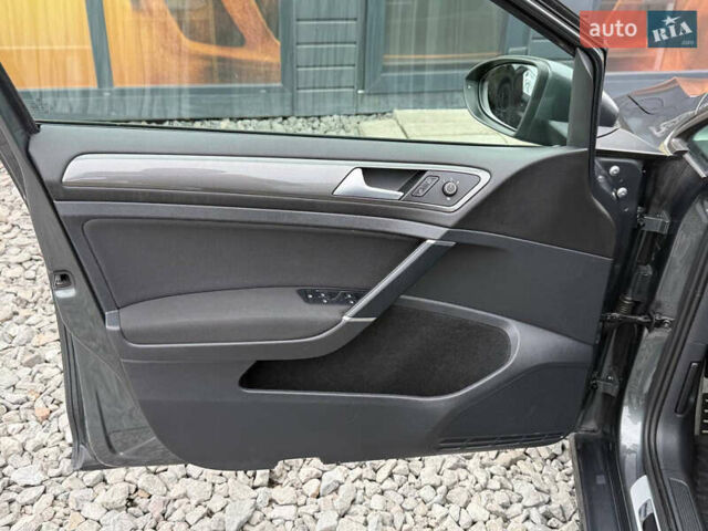 Серый Фольксваген Гольф, объемом двигателя 1.6 л и пробегом 234 тыс. км за 15900 $, фото 54 на Automoto.ua