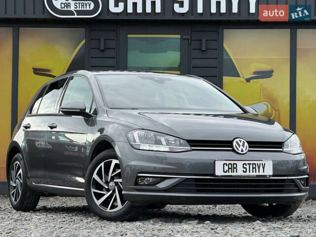 Серый Фольксваген Гольф, объемом двигателя 1.6 л и пробегом 234 тыс. км за 15300 $, фото 7 на Automoto.ua