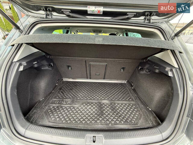 Серый Фольксваген Гольф, объемом двигателя 1.6 л и пробегом 234 тыс. км за 15300 $, фото 44 на Automoto.ua