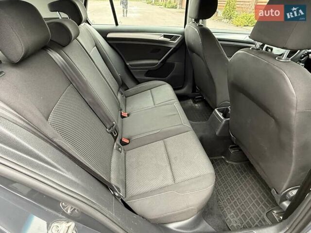 Серый Фольксваген Гольф, объемом двигателя 1 л и пробегом 230 тыс. км за 11300 $, фото 39 на Automoto.ua