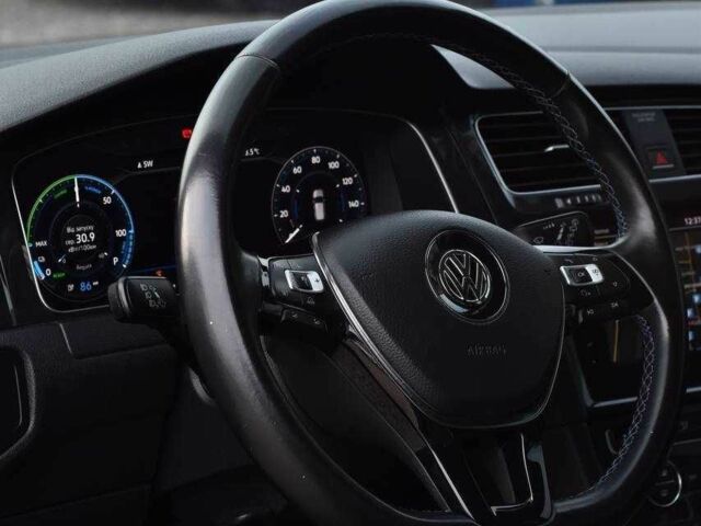 Серый Фольксваген Гольф, объемом двигателя 0 л и пробегом 141 тыс. км за 13200 $, фото 11 на Automoto.ua