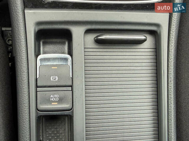 Серый Фольксваген Гольф, объемом двигателя 1.6 л и пробегом 234 тыс. км за 15300 $, фото 57 на Automoto.ua