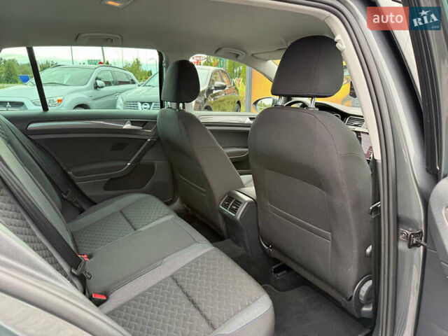 Серый Фольксваген Гольф, объемом двигателя 1.6 л и пробегом 234 тыс. км за 15900 $, фото 47 на Automoto.ua