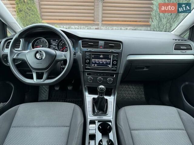 Серый Фольксваген Гольф, объемом двигателя 1 л и пробегом 230 тыс. км за 11300 $, фото 48 на Automoto.ua
