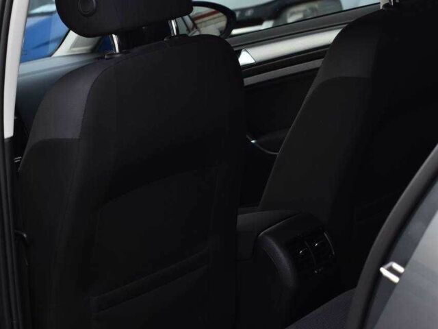 Серый Фольксваген Гольф, объемом двигателя 0 л и пробегом 141 тыс. км за 13200 $, фото 22 на Automoto.ua