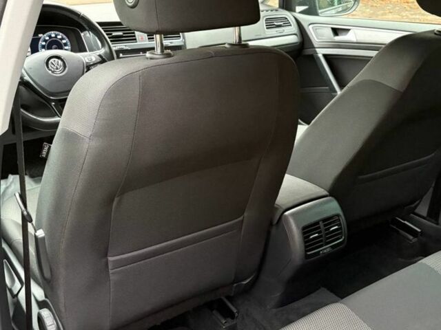 Серый Фольксваген Гольф, объемом двигателя 0 л и пробегом 137 тыс. км за 13400 $, фото 12 на Automoto.ua