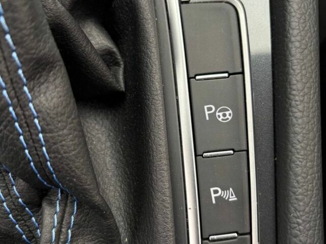 Серый Фольксваген Гольф, объемом двигателя 0 л и пробегом 137 тыс. км за 13400 $, фото 22 на Automoto.ua