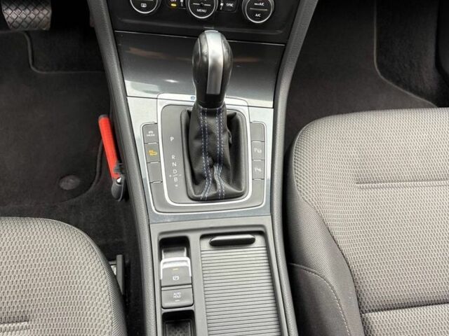 Серый Фольксваген Гольф, объемом двигателя 0 л и пробегом 137 тыс. км за 13400 $, фото 13 на Automoto.ua