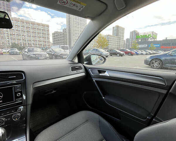 Сірий Фольксваген Гольф, об'ємом двигуна 1.4 л та пробігом 63 тис. км за 18500 $, фото 19 на Automoto.ua