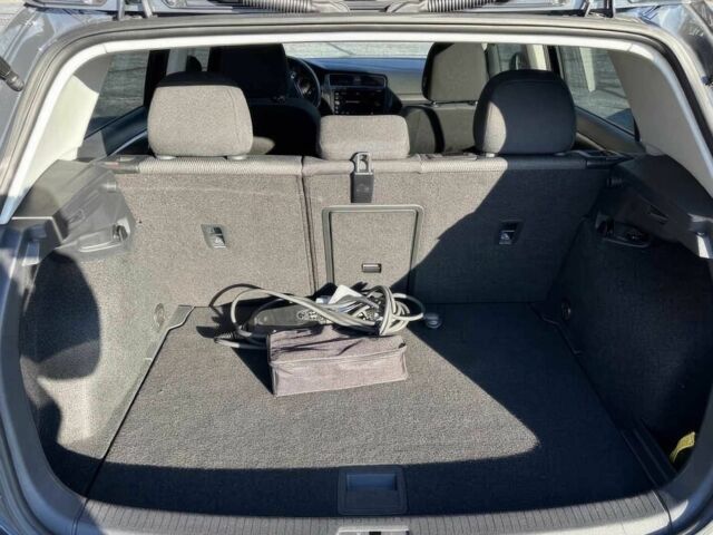 Серый Фольксваген Гольф, объемом двигателя 0 л и пробегом 34 тыс. км за 8500 $, фото 9 на Automoto.ua