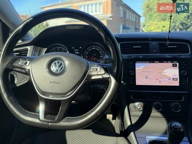 Серый Фольксваген Гольф, объемом двигателя 1.4 л и пробегом 90 тыс. км за 14750 $, фото 3 на Automoto.ua