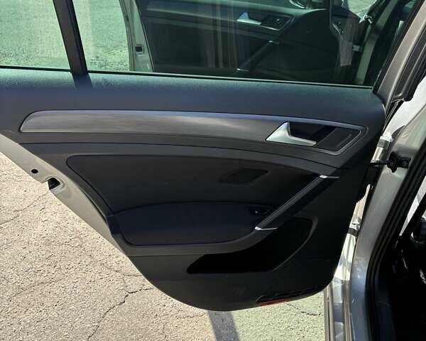 Сірий Фольксваген Гольф, об'ємом двигуна 1.4 л та пробігом 39 тис. км за 19800 $, фото 17 на Automoto.ua