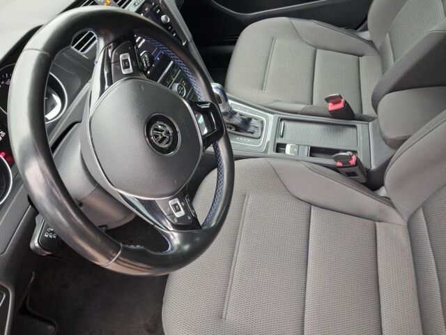 Серый Фольксваген Гольф, объемом двигателя 0 л и пробегом 97 тыс. км за 11999 $, фото 8 на Automoto.ua