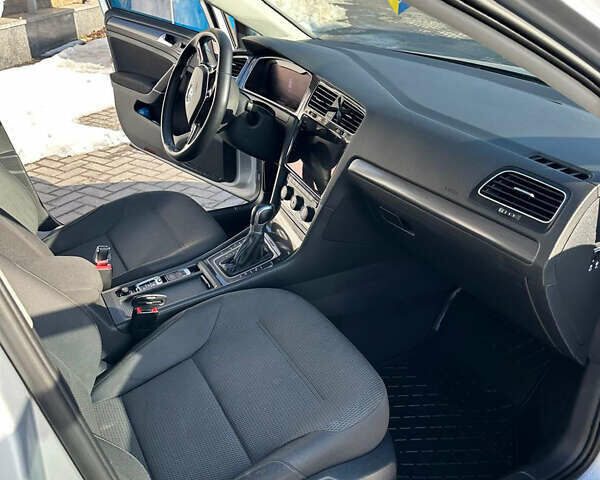 Серый Фольксваген Гольф, объемом двигателя 0 л и пробегом 68 тыс. км за 15500 $, фото 8 на Automoto.ua