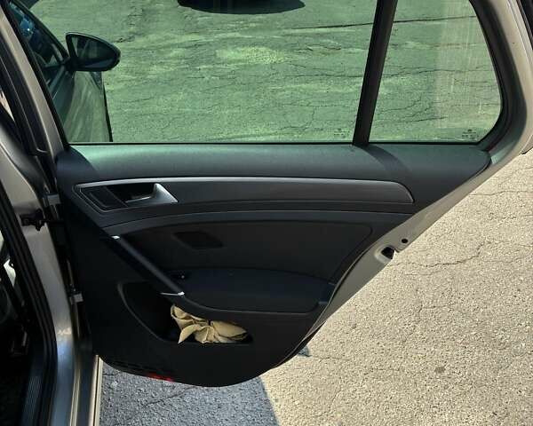 Сірий Фольксваген Гольф, об'ємом двигуна 1.4 л та пробігом 39 тис. км за 19800 $, фото 19 на Automoto.ua