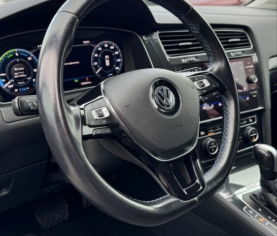 Серый Фольксваген Гольф, объемом двигателя 0 л и пробегом 126 тыс. км за 14400 $, фото 14 на Automoto.ua