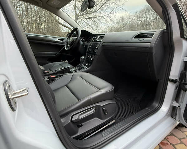 Сірий Фольксваген Гольф, об'ємом двигуна 1.4 л та пробігом 54 тис. км за 17500 $, фото 18 на Automoto.ua