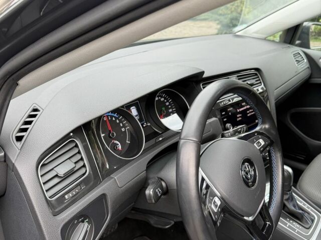 Серый Фольксваген Гольф, объемом двигателя 0 л и пробегом 77 тыс. км за 14500 $, фото 3 на Automoto.ua