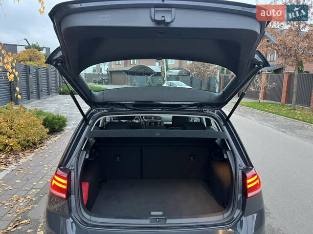 Серый Фольксваген Гольф, объемом двигателя 1.4 л и пробегом 93 тыс. км за 18900 $, фото 12 на Automoto.ua