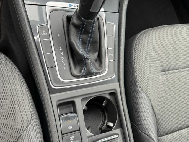 Серый Фольксваген Гольф, объемом двигателя 0 л и пробегом 77 тыс. км за 14500 $, фото 5 на Automoto.ua