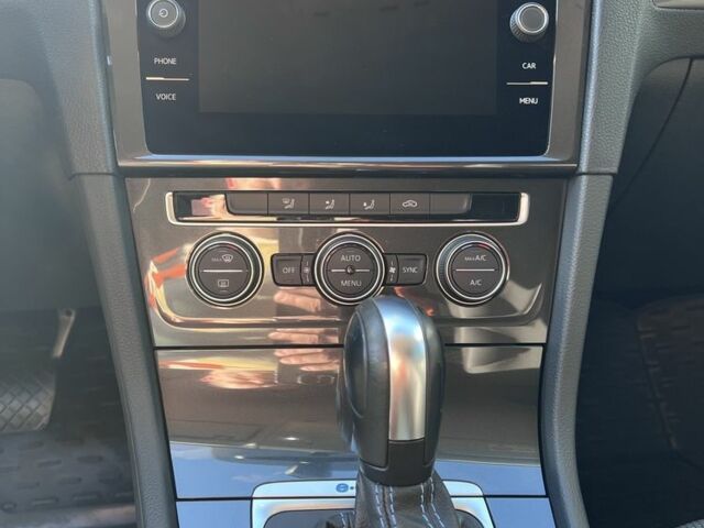 Фольксваген Гольф 2020 у Ужгороді на Automoto.ua Сірий Фольксваген Гольф, об'ємом двигуна 0 л та пробігом 82 тис. км за 16000 $, фото 5 на Automoto.ua