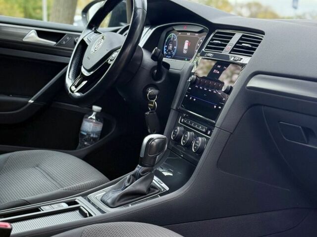 Серый Фольксваген Гольф, объемом двигателя 0 л и пробегом 125 тыс. км за 14550 $, фото 5 на Automoto.ua