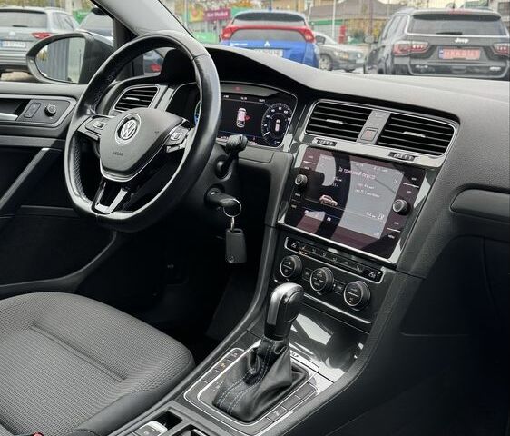 Серый Фольксваген Гольф, объемом двигателя 0 л и пробегом 126 тыс. км за 14400 $, фото 18 на Automoto.ua