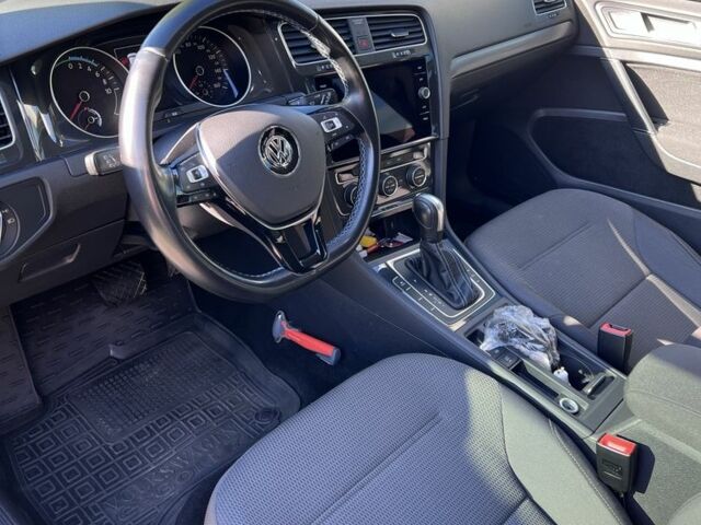 Фольксваген Гольф 2020 у Ужгороді на Automoto.ua Сірий Фольксваген Гольф, об'ємом двигуна 0 л та пробігом 82 тис. км за 16000 $, фото 3 на Automoto.ua