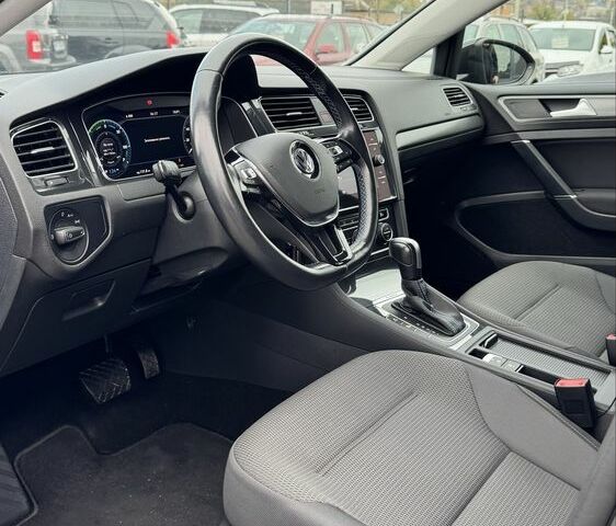 Серый Фольксваген Гольф, объемом двигателя 0 л и пробегом 126 тыс. км за 14400 $, фото 10 на Automoto.ua