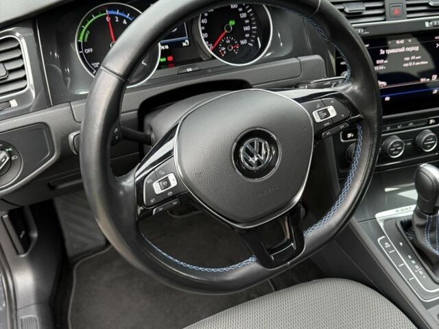 Серый Фольксваген Гольф, объемом двигателя 0 л и пробегом 77 тыс. км за 14500 $, фото 4 на Automoto.ua